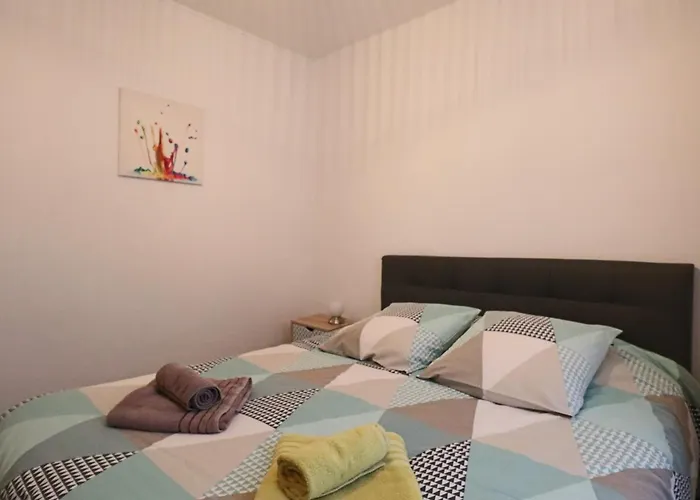 Pour 2 Au Cœur Du Massif Du Sancy - Fr-1-858-37 La Bourboule